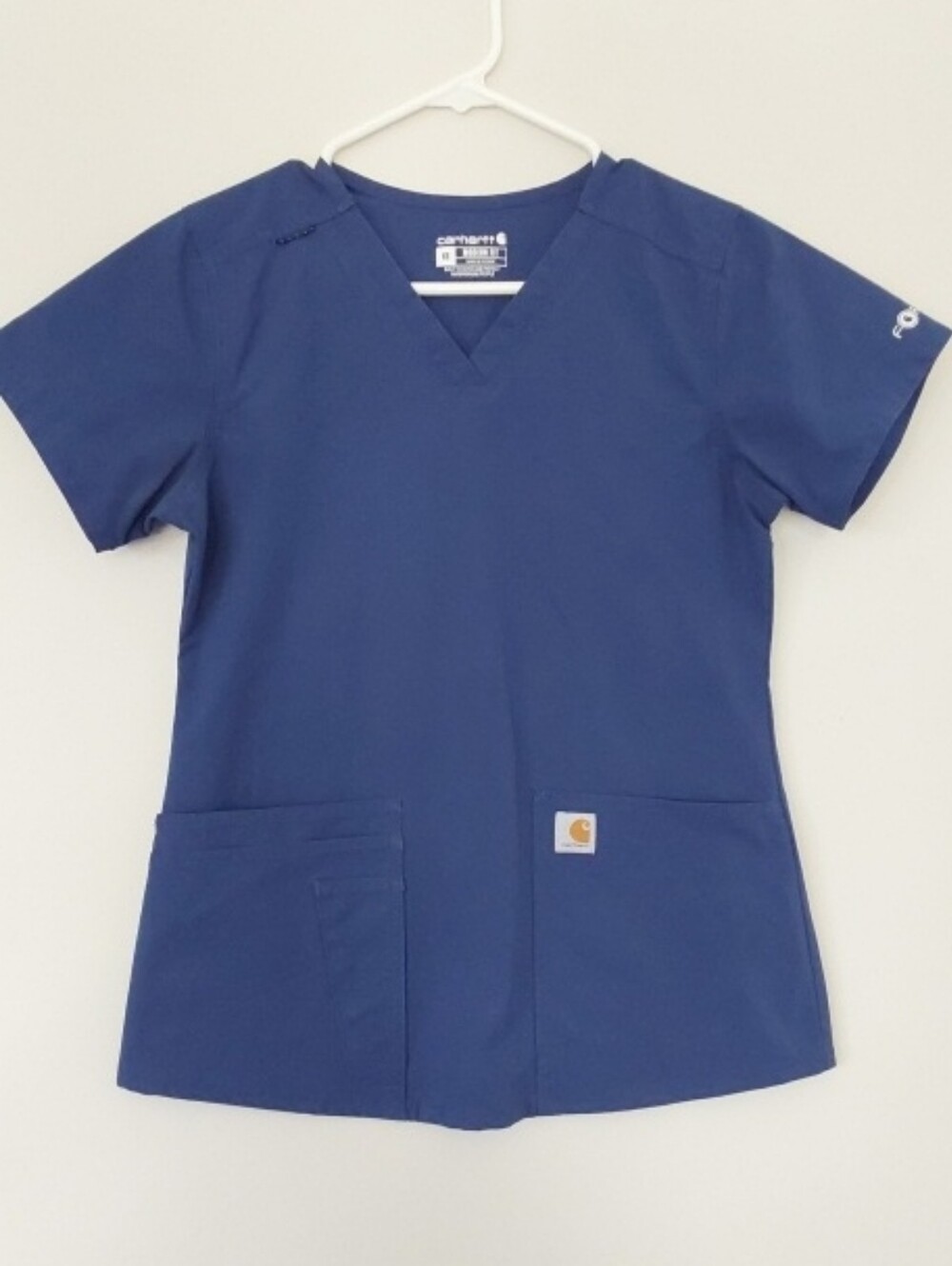 Carhartt Force Women's Navy V-Neck Scrub Top with Front Pockets.size XS.